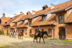 paleis boerderij accommodatie appartementen kamers ontspanning in Mazurië Polen