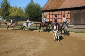 paleis boerderij accommodatie appartementen kamers ontspanning in Mazurië Polen