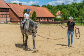 paleis boerderij accommodatie appartementen kamers ontspanning in Mazurië Polen
