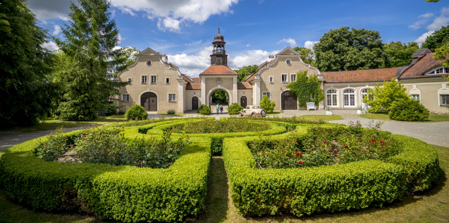 paleis boerderij accommodatie appartementen kamers ontspanning in Mazurië Polen