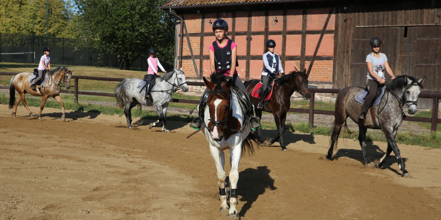 paleis boerderij accommodatie appartementen kamers ontspanning in Mazurië Polen