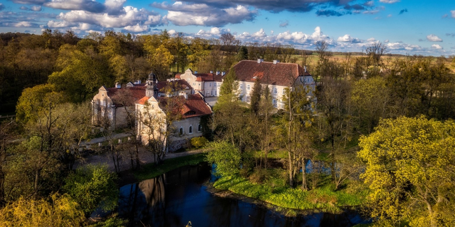 paleis boerderij accommodatie appartementen kamers ontspanning in Mazurië Polen