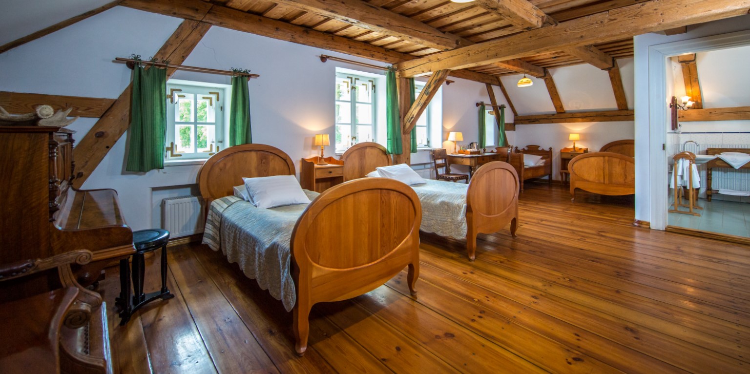 paleis boerderij accommodatie appartementen kamers ontspanning in Mazurië Polen